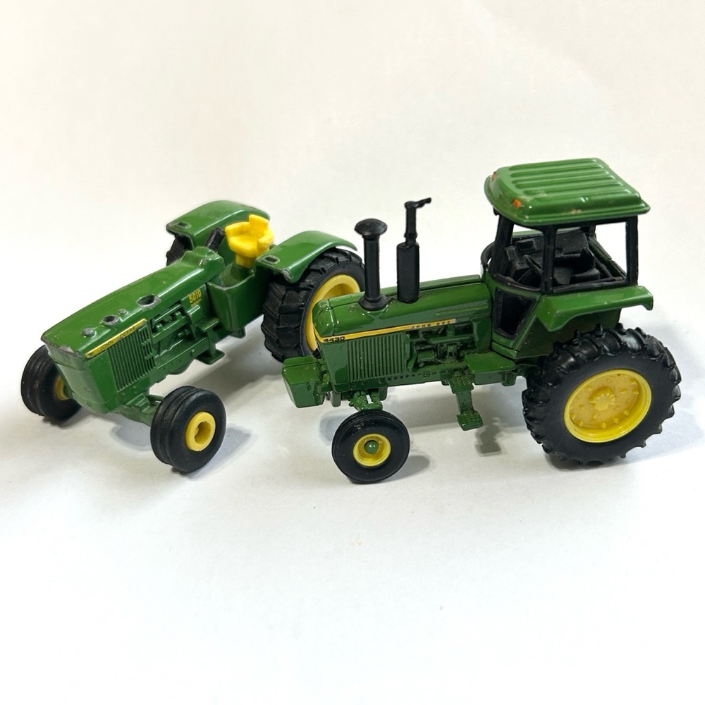 1/64 John Deere 4430 Tractor Premiere Series # 15 & Flawed 5010 Premiere #13